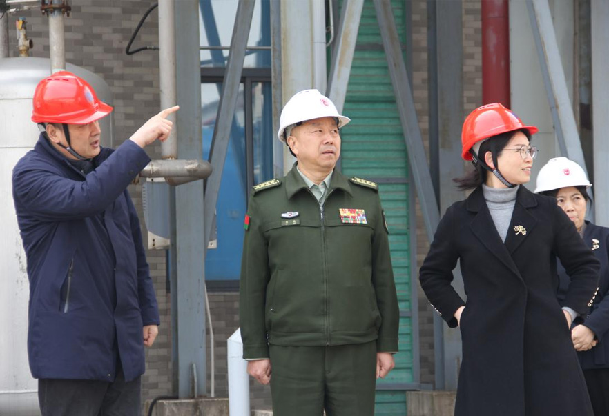 常州市委常委、常州军分区大校司令员廖鹏一行来威尼斯98488调研公司党管武装相关工作
