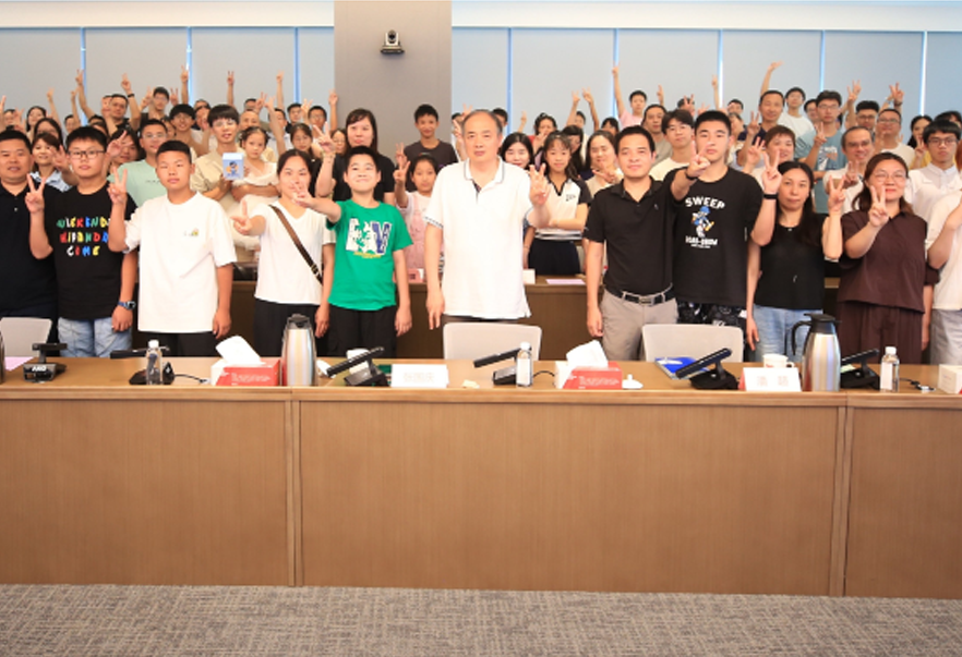 威尼斯98488家庭开放日 —— 一场充满欢笑与感动的“探秘”之旅！